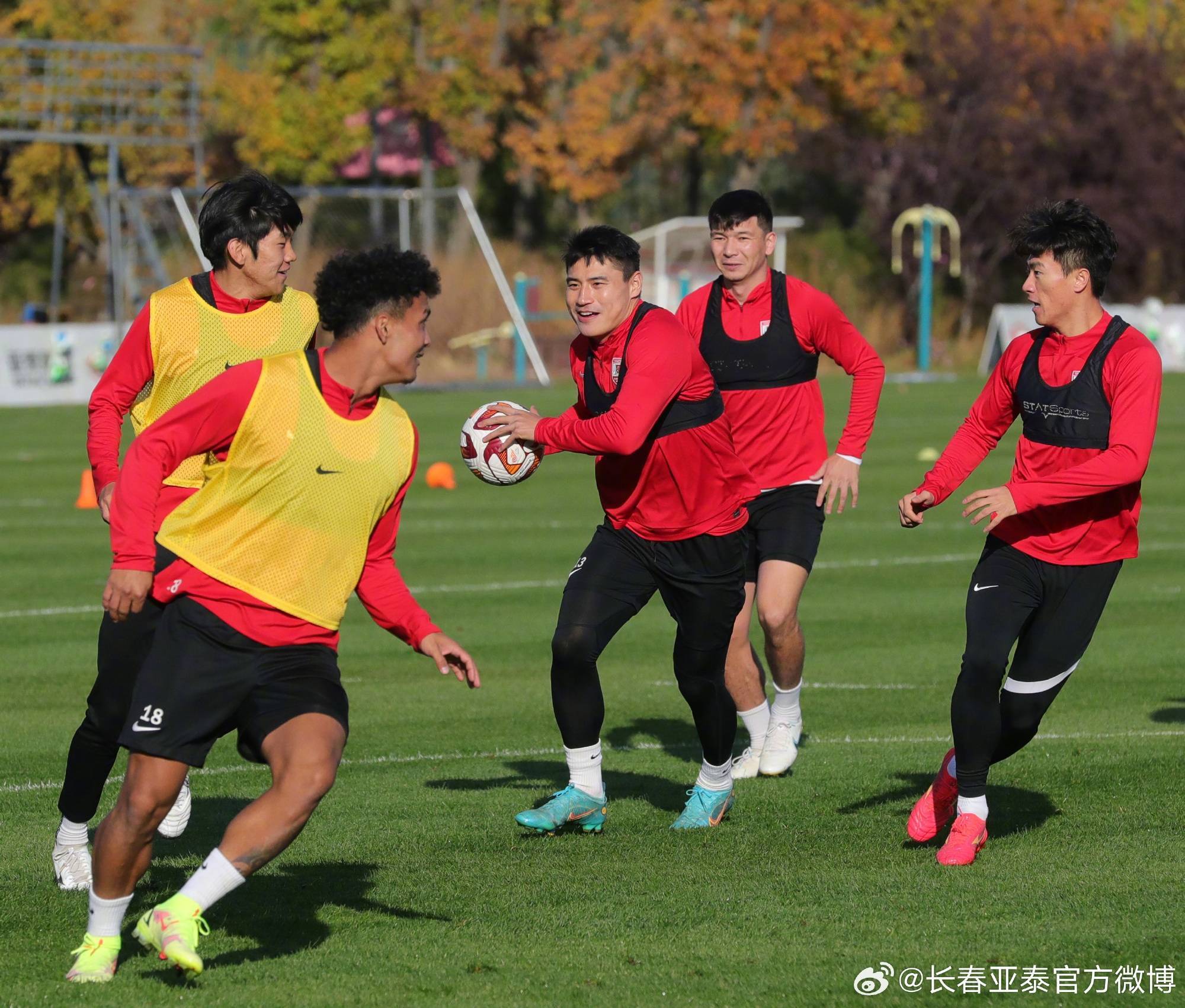 开云体育客户端-集结日奥兰多魔术备战中超，状态回暖细节曝光，底气十足，训练强度明显提升的简单介绍