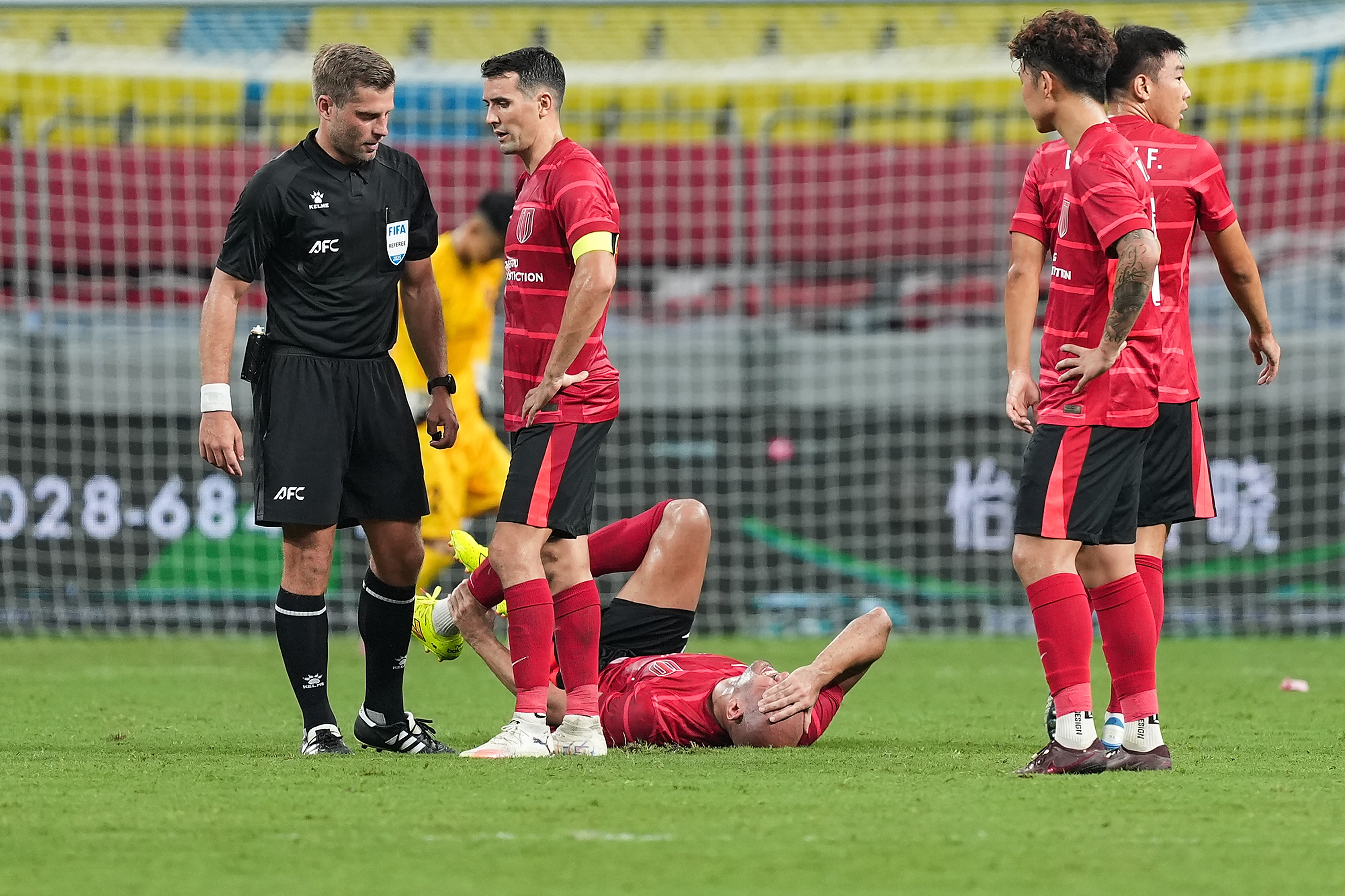 开云体育客户端-成都蓉城迎欧冠关键赛，今晨远射贴柱，悬念犹存，控场能力受关注(成都蓉城中超最新消息新闻)