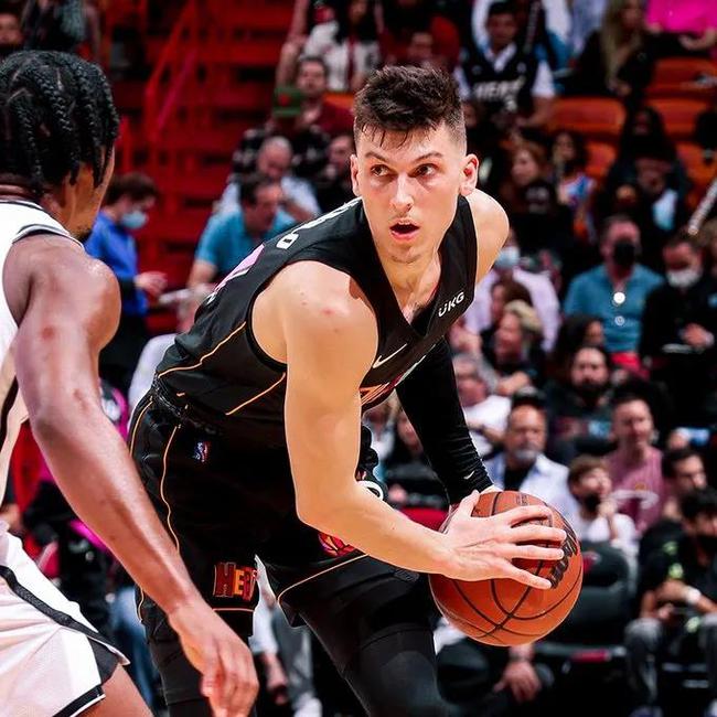 KAIYUN SPORT体育娱乐-包含今夜马赛备战国王杯集结日埃因霍温备战欧联，现场解说直呼：菲尼克斯太阳止住颓势的词条